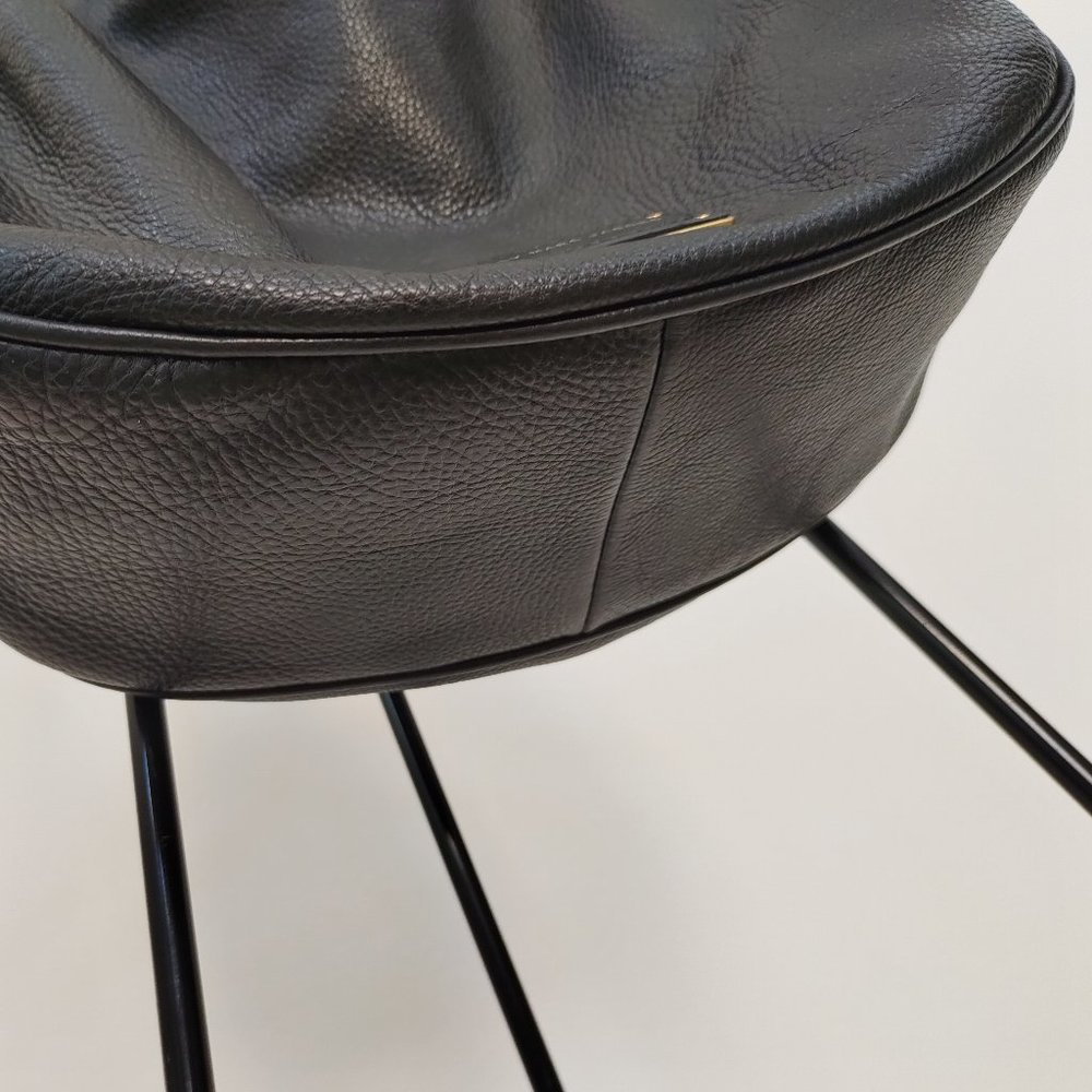 Marc by Marc Jacobs Black Leather Gold Hardware Shoulder Bag - Picture 3 of 13